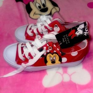 Disney Minnie Mouse Size 6 Women's